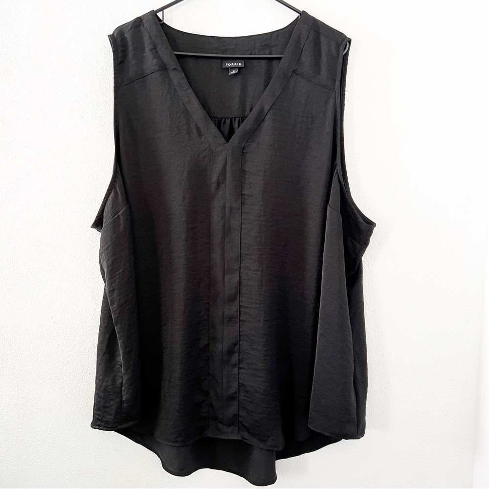Torrid Black V-Neck Sleeveless Tunic Top - Size 4 (26/28)